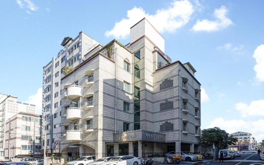 Emerald Ace Hotel Чечжу Екстер'єр фото