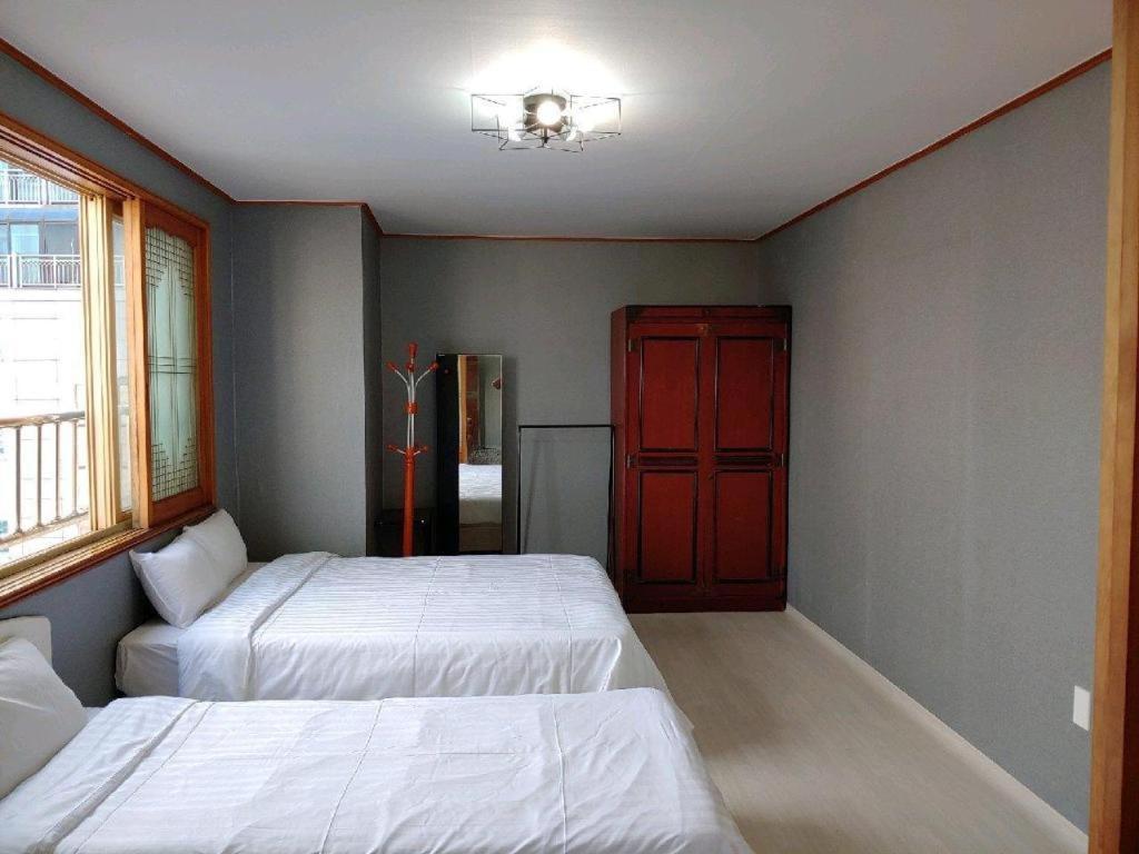 Emerald Ace Hotel Чечжу Екстер'єр фото