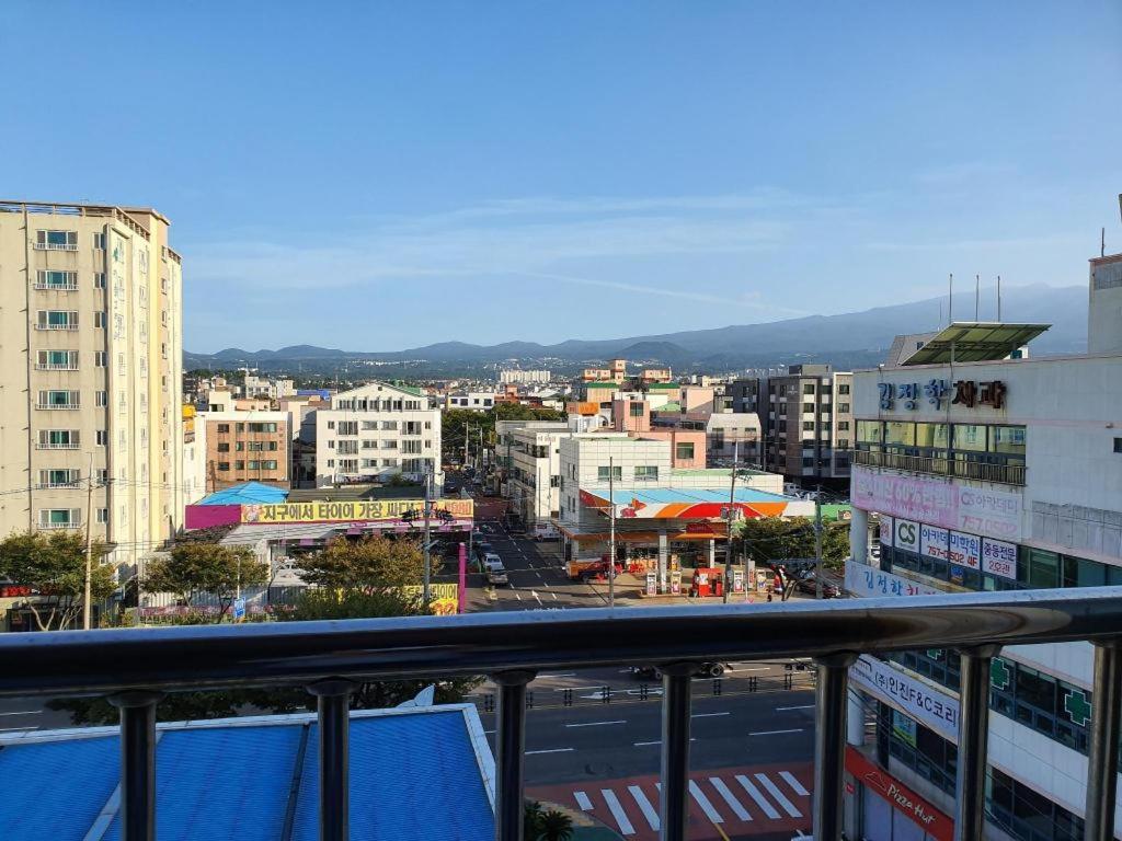 Emerald Ace Hotel Чечжу Екстер'єр фото