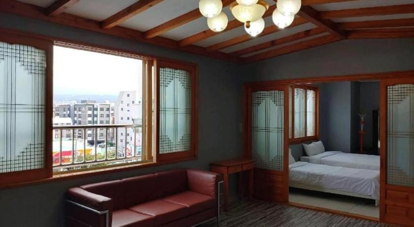 Emerald Ace Hotel Чечжу Екстер'єр фото
