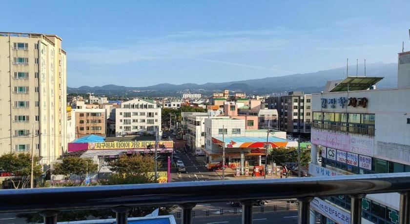 Emerald Ace Hotel Чечжу Екстер'єр фото