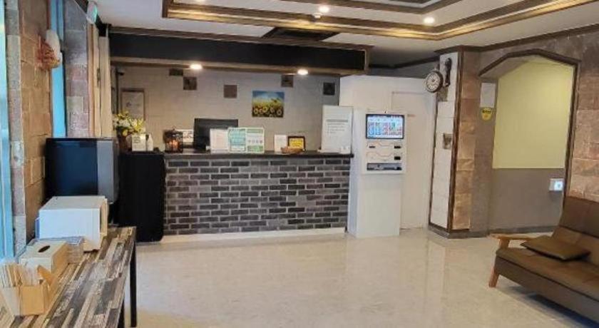 Emerald Ace Hotel Чечжу Екстер'єр фото