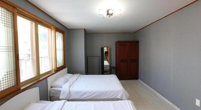 Emerald Ace Hotel Чечжу Екстер'єр фото
